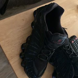 Men’s Nike Shox, 8 1/2